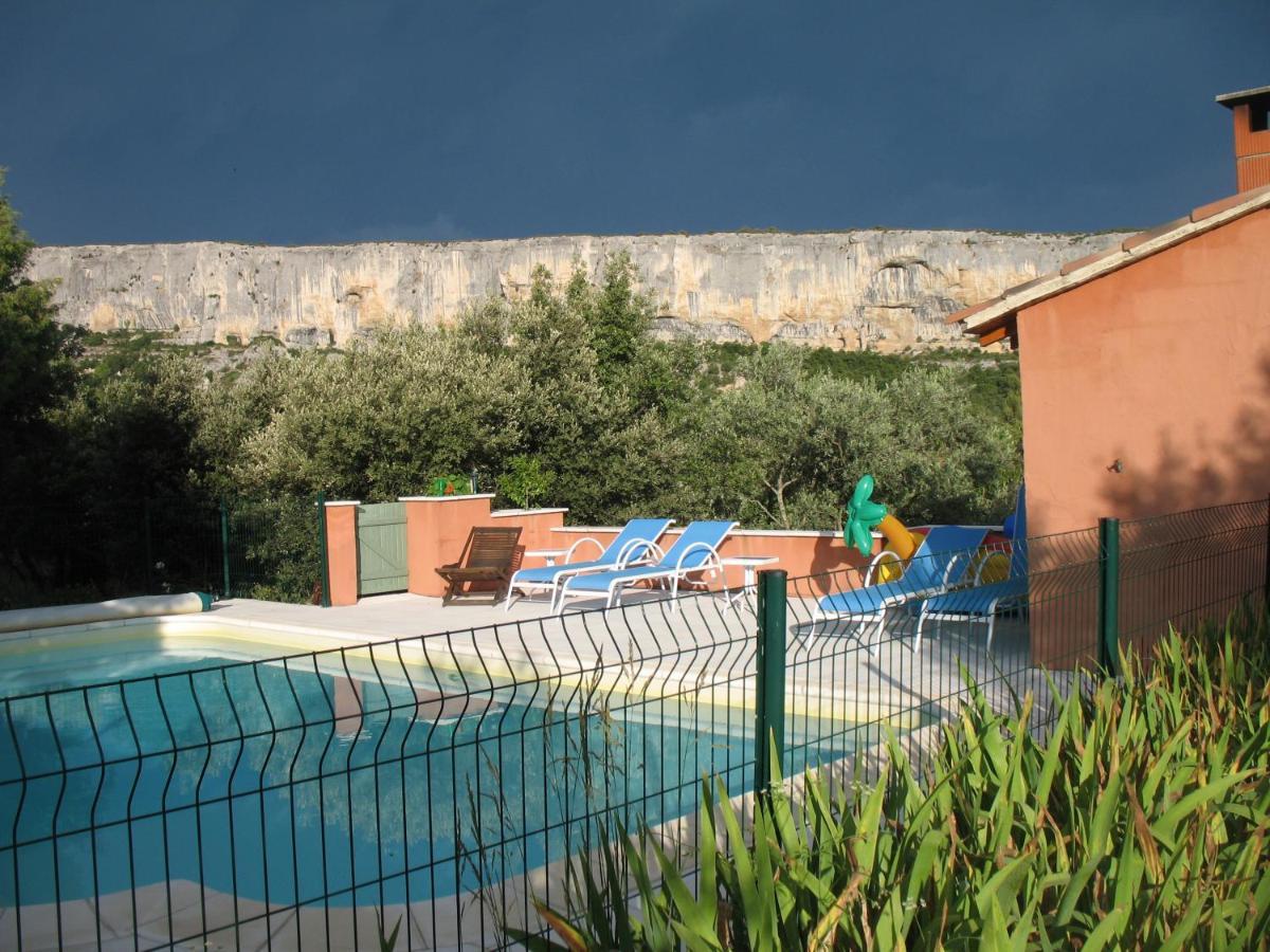 Ll Poulidetto Bed & Breakfast Lioux Bagian luar foto