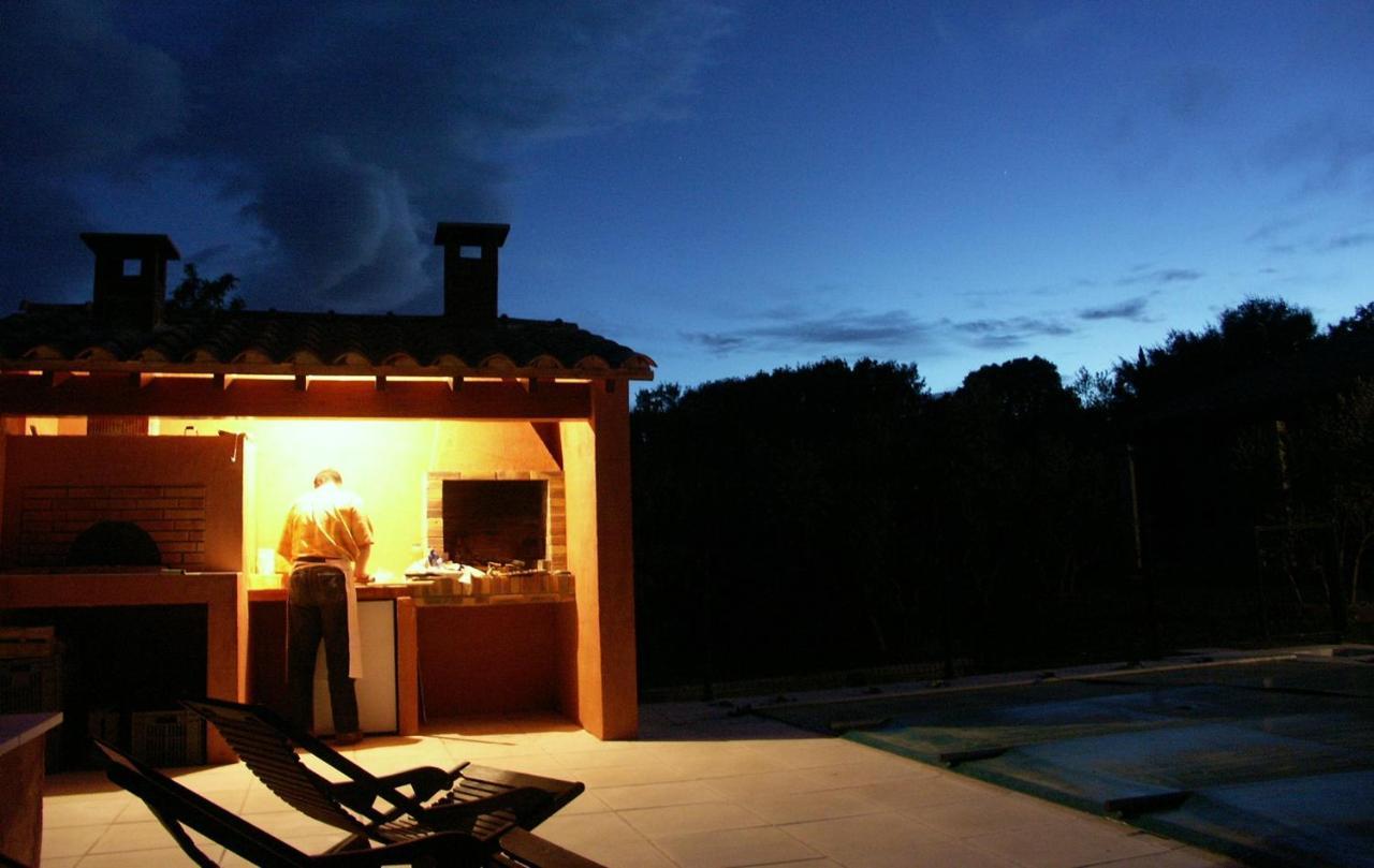 Ll Poulidetto Bed & Breakfast Lioux Bagian luar foto