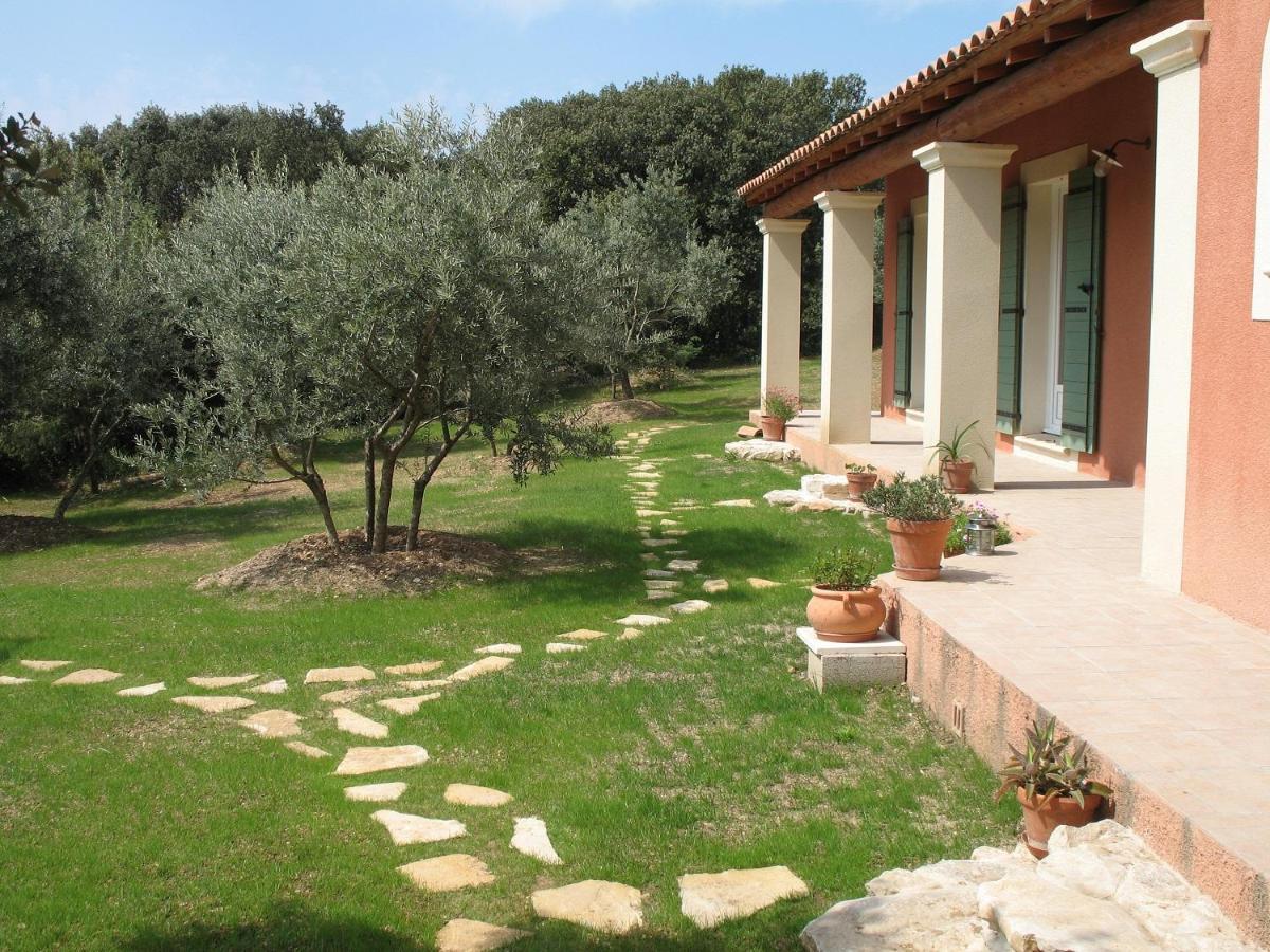 Ll Poulidetto Bed & Breakfast Lioux Bagian luar foto