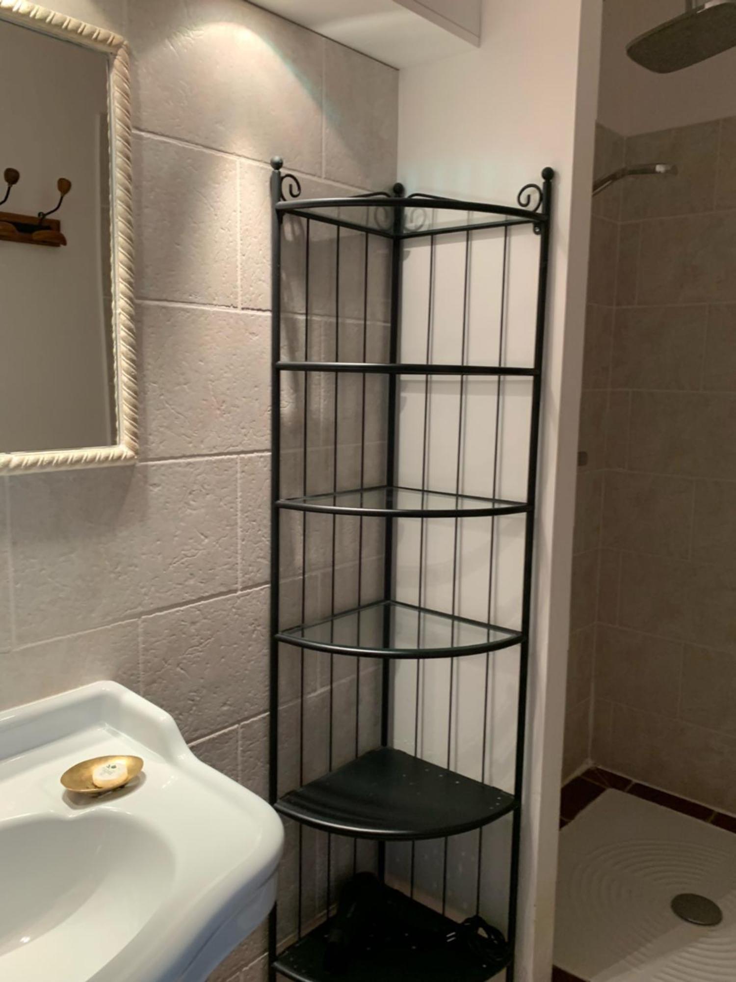 Ll Poulidetto Bed & Breakfast Lioux Bagian luar foto